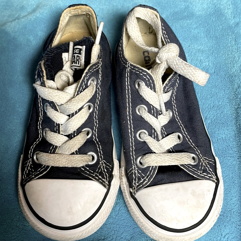 Blue size 8 toddlers converse